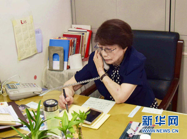 老年生活精力都放在教育上，健康秘訣是保持學習，簡單生活。