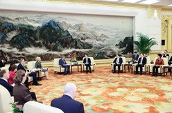 韓正會見中俄友好、和平與發展委員會第十四次全體會議與會代表