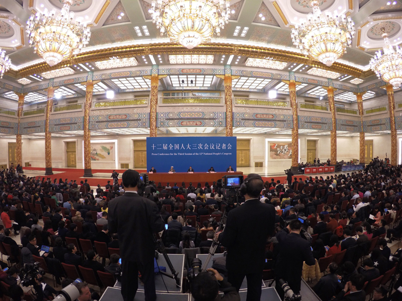 3月15日，國務院總理李克強在北京人民大會堂與中外記者見面，并回答記者提問。 新華社記者陳曄華攝