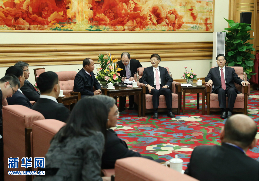 12月27日，中共中央政治局委員、中央政法委書記孟建柱在北京集體會見出席湄公河流域執法安全合作機制成立五周年部長級會議的各國代表團團長。新華社記者 王曄 攝 