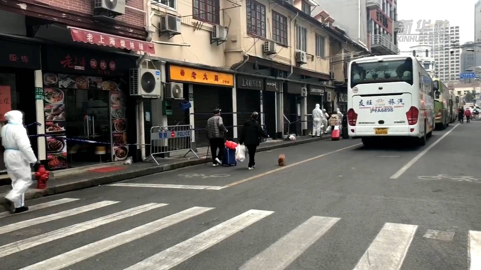 居民隔離可以帶寵物了，暖心！